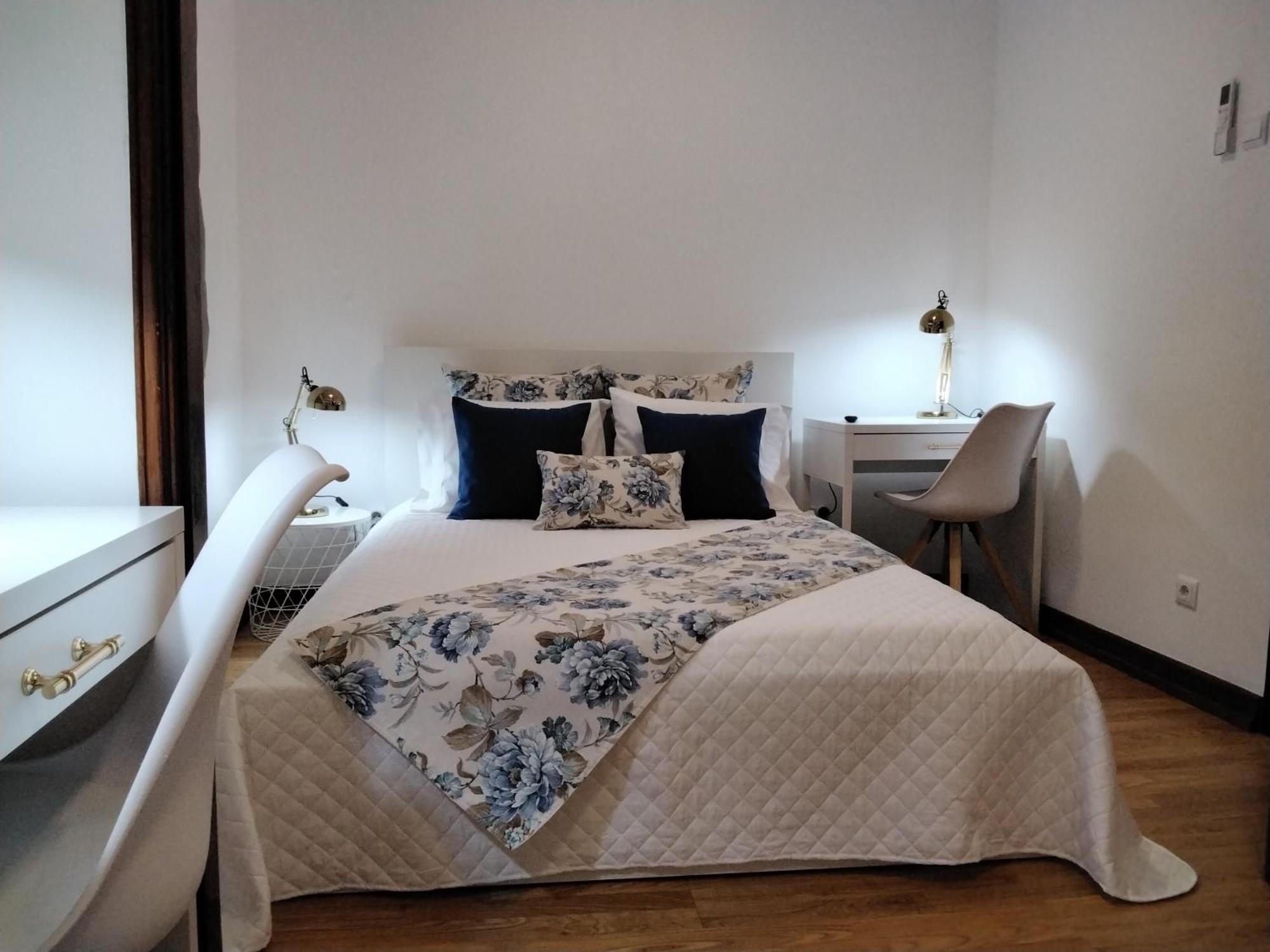 Buddies Charm House Авейру Экстерьер фото